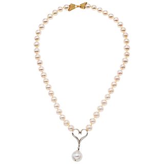 CULTURED PEARLS AND DIAMONDS CHOKER. 14 K WHITE AND YELLOW GOLD