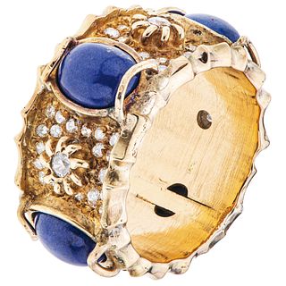 RING WITH LAPIS LAZULIS AND SIMULANTS. 14K YELLOW GOLD