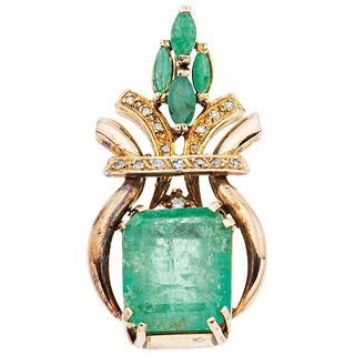 PENDANT WITH EMERALDS AND DIAMONDS. 14K YELLOW GOLD