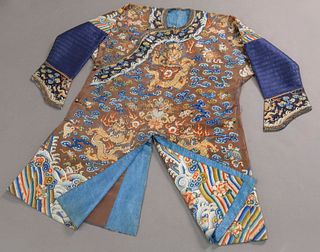 Chinese Qing embroidered dragon robe,