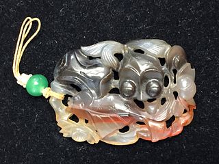 Chinese carved agate pendant.