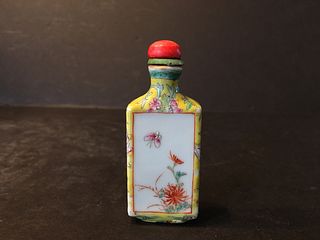 OLD Chinese Famille Rose Flower and Dragonflies Snuff Bottle, Hongxian Mark, Qing