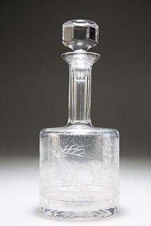 AN ETCHED GLASS MALLET-FORM DECANTER, with faceted stopper over a panelled 
