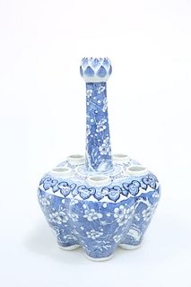 A CHINESE BLUE AND WHITE PORCELAIN TULIP VASE, of characteristic form, the 