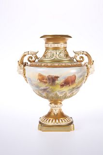 A FINE ROYAL WORCESTER TWO-HANDLED VASE, PAINTED WITH HIGHLAND CATTLE BY HA