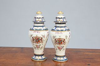 A PAIR OF SAMSON PORCELAIN VASES AND COVERS, IN CHINESE EXPORT STYLE, each 