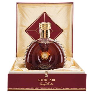 Rémy Martin. Louis XIII. Grande champagne cognac. France. Licorera de cristal de baccarat. Carafe no. AG 5306.