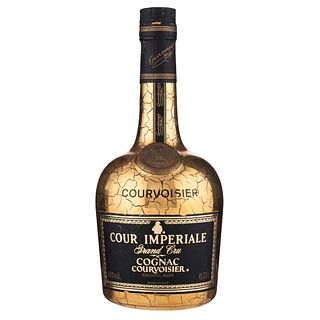 Courvoisier. Cour imperiale. Grand cru. Cognac. France. Con recubrimiento de hoja de oro en la botella.