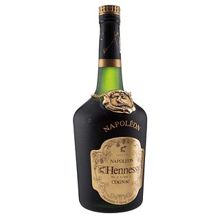 Hennessy Napoléon. Bras d'or. Cognac. France.