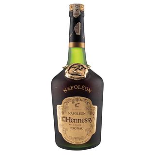 Hennessy Napoléon. Bras d'or. Cognac. France.