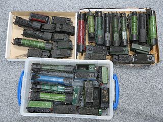 SIXTEEN UNBOXED OO GAUGE ELECTRIC LOCOMOTIVES AND TENDERS, mainly Hornby, a
