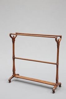 A 19TH CENTURY MAHOGANY COUNTRY HOUSE TOWEL RAIL, with urn-topped uprights 