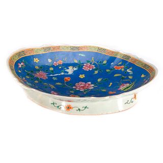 Chinese porcelain footed bowl.