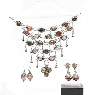 MULTI COLORED NECKLACE WITH MATCHING EARRINGS