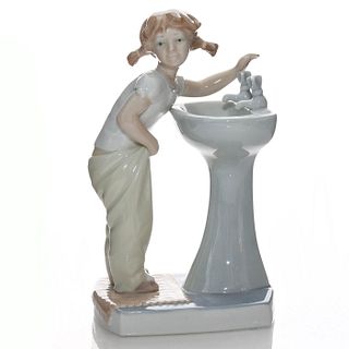 LLADRO FIGURINE, CLEAN UP TIME 4838
