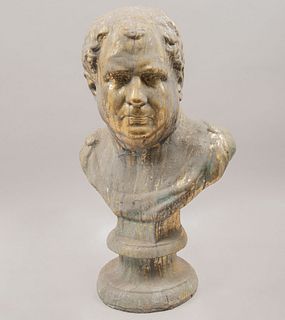 Busto del Emperador Caracalla. China, siglo XXI. Elaborado en pasta patinada en dorado. 66 cm de altura