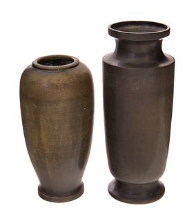 2 Chinese bronze vases