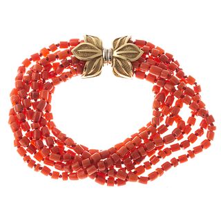 A Coral Beaded Bracelet with 18K Clasp