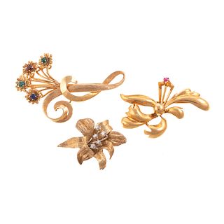 A Trio of Vintage Floral & Bow Brooches in Gold