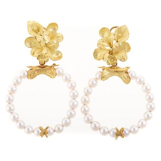 A Pair of Floral & Pearl Hoop Earrings in 18K