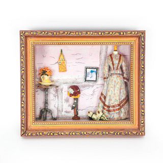 COLLECTABLE DIORAMA OF VICTORIAN DRESS