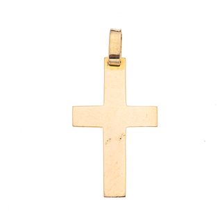 Cruz en oro amarillo de 14k. Peso: 3.2 g.