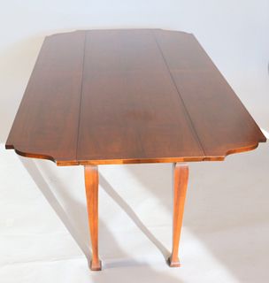 Antique Mahogany Drop Leaf Table With Scalloped