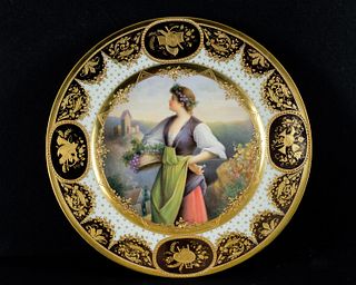A GERMAN ROYAL VIENNA-STYLE PORCELAIN PLATE, DRESDEN, EARLY 20TH CENTURY