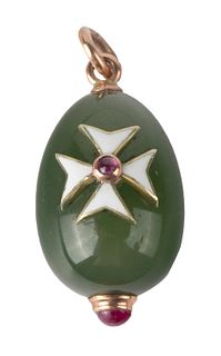A FABERGE GOLD AND ENAMEL-MOUNTED NEPHRITE EGG PENDANT, WORKMASTER MIKHAIL PERCHIN, ST. PETERSBURG, CIRCA 1899-1903