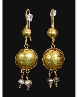 PAIR OF ROMAN GOLD EARRINGS WITH PEARLS