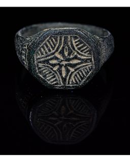 CRUSADERS PERIOD BRONZE RING WITH STAR OF BETHLEHEM