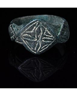 MEDIEVAL BRONZE RING WITH CROSS