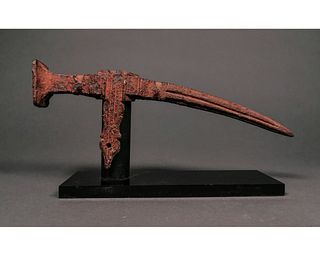 RARE MEDIEVAL WAR HAMMER ON STAND