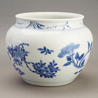17/18th c. Chinese Porcelain Jardiniere