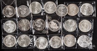 Nineteen 1 ozt. fine silver coins.
