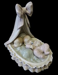 Lladro #6127 Sweet Dreamers Porcelain