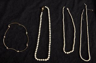 4 Pearl necklaces