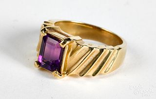 14K gold and amethyst ring