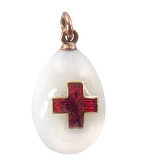 A FABERGE GOLD AND GUILLOCHE ENAMEL-MOUNTED HARDSTONE RED CROSS EGG PENDANT, WORKMASTER AUGUST HOLLMING, ST. PETERSBURG, 1899-1904