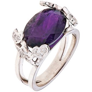 AMETHYST AND DIAMONDS RING. 18K WHITE GOLD