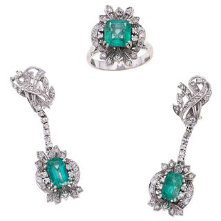 RING AND EARRINGS SET WITH EMERALDS AND DIAMONDS. PALADIUM SILVER