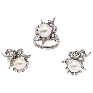RING AND EARRINGS SET WITH CULTURED PEARLS AND DIAMONDS. PALADIUM SILVER