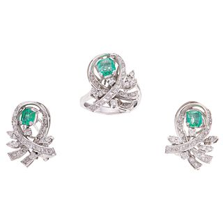 RING AND EARRINGS SET WITH EMERALDS AND DIAMONDS. PALADIUM SILVER
