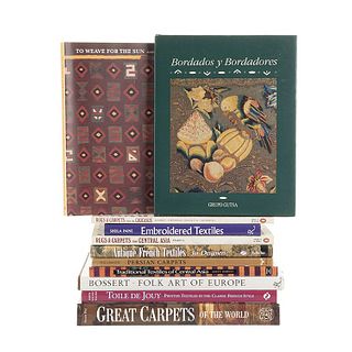 Books on Textiles. Folk Art of Europe/ Rugs & Carpets from Central Asia/ Embroidered Textiles/ Persian Carpets... Pieces: 11.