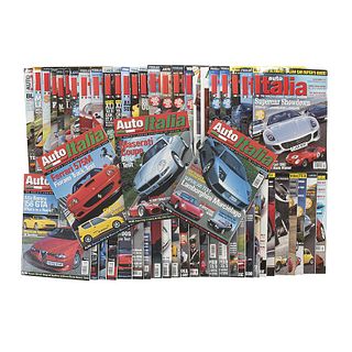 Auto Italia Magazine. Gran Bretaña, 1997 - 2008. 4o. marquilla. Numbers 15 - 149, discontinued. Rustic binding. Pieces: 104.