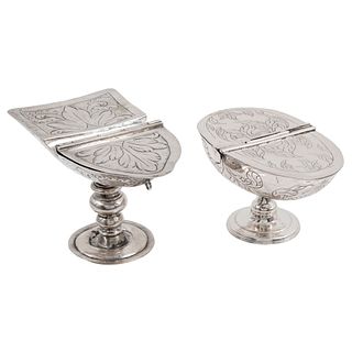 PAIR OF INCENSE BOATS (NAVETES) MEXICO, 18th-19th Century. Embossed and chiseled silver.
