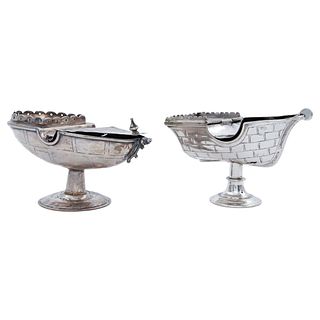 PAIR OF INCENSE BOATS (NAVETAS) MEXICO, 18th century. Silver. With location seal.