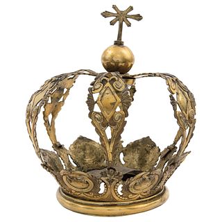 CROWN. MEXICO, 18th Century. Gold-plated silver. Cross detailing.