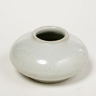 Korean monochrome porcelain water pot