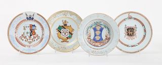 GROUP OF FOUR CHINESE EXPORT FAMILLE VERTE ARMORIAL PORCELAIN PLATES